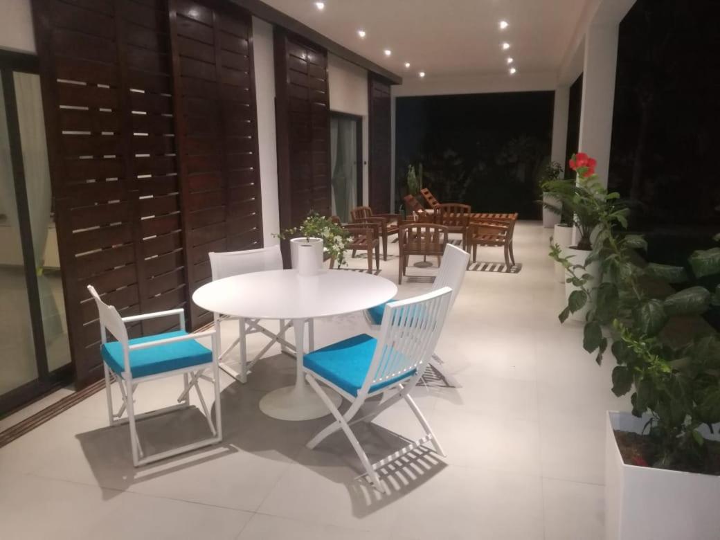 Villa Carabane Somone Luaran gambar